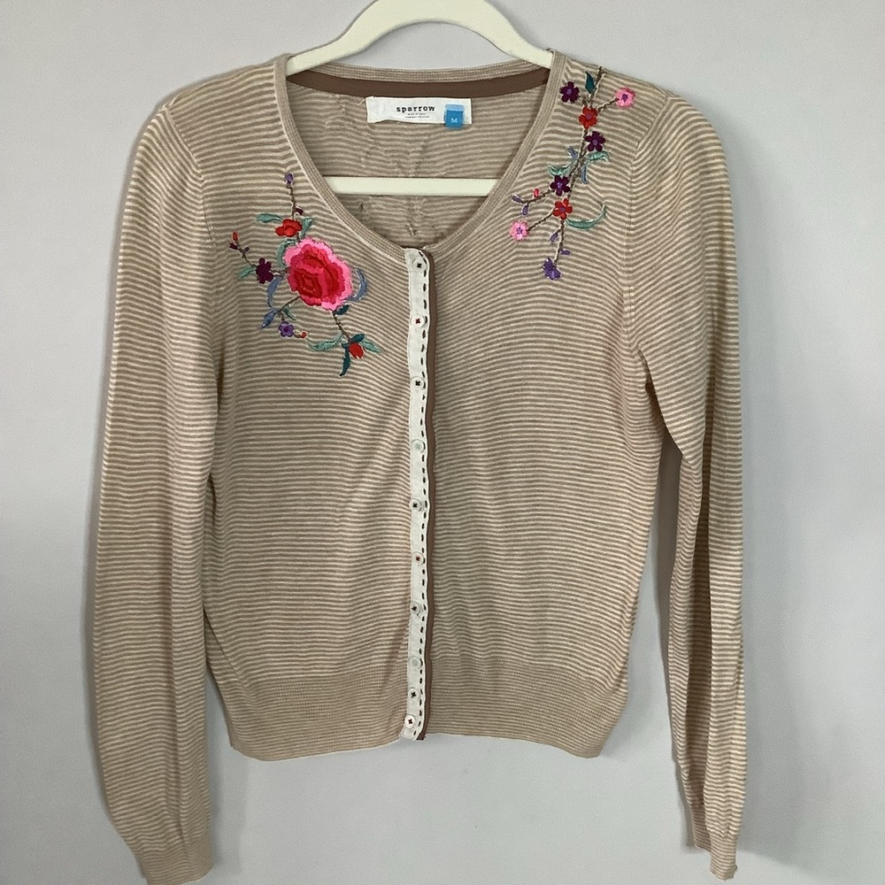 Sparrow tan striped floral appliqué button down sweater size medium